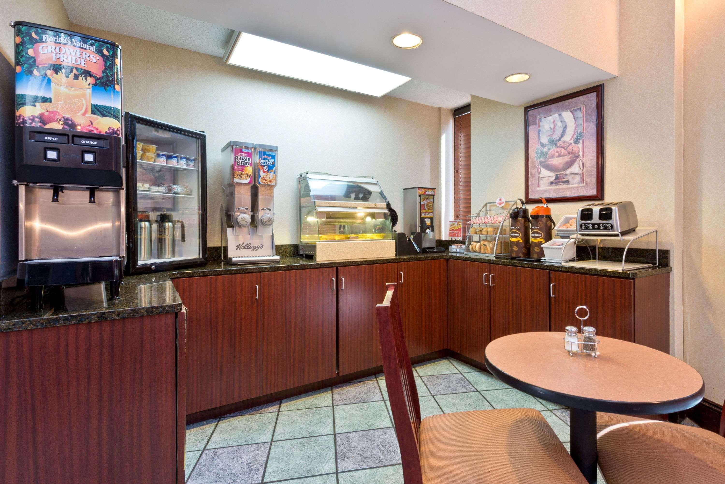 Super 8 By Wyndham Huntersville/charlotte Area Motel Huntersville