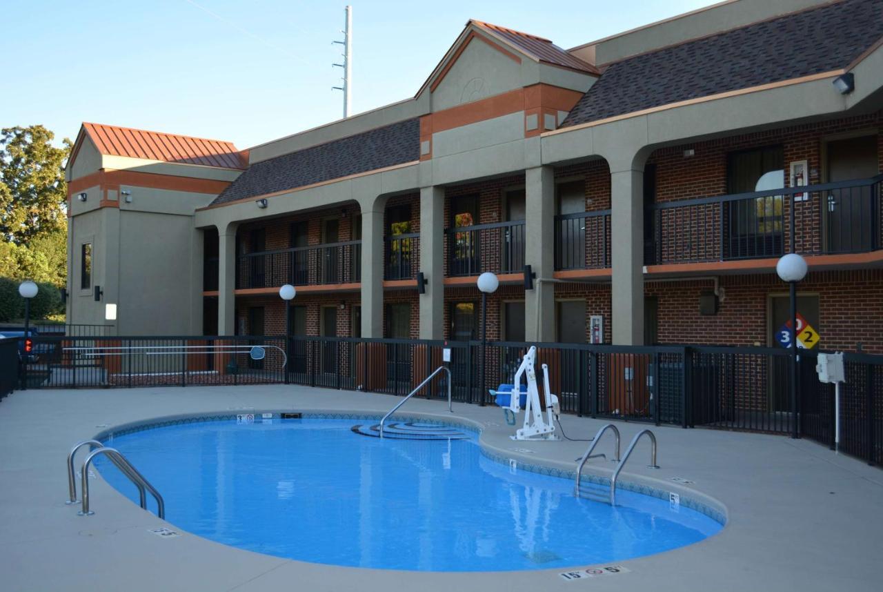 Super 8 By Wyndham Huntersville/charlotte Area Motel 2*