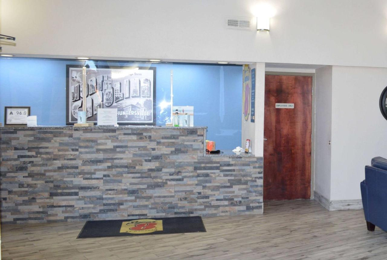 Super 8 By Wyndham Huntersville/charlotte Area Motel
